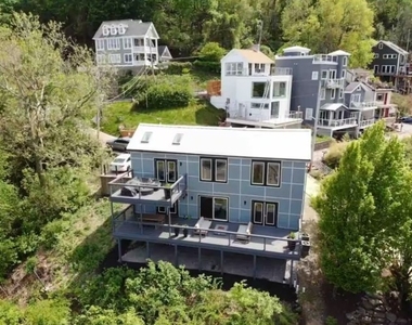 300 Cola Street - Photo Thumbnail 18