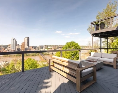 300 Cola Street - Photo Thumbnail 7