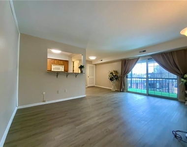 701 College Park Dr - Photo Thumbnail 2