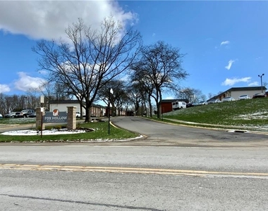 701 College Park Dr - Photo Thumbnail 1