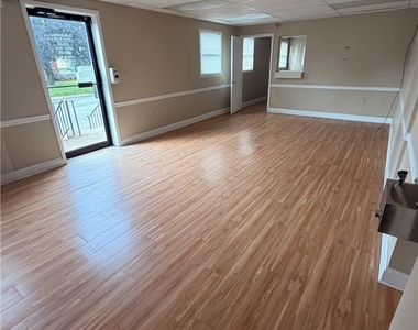 2020 Main Street - Photo Thumbnail 3