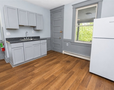 39 Kenmore Ave - Photo Thumbnail 4