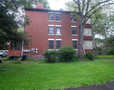 39 Kenmore Ave - Photo Thumbnail 10