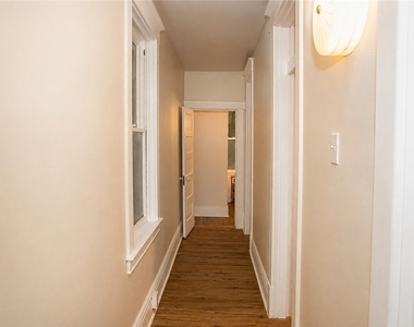 39 Kenmore Ave - Photo Thumbnail 1