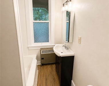 39 Kenmore Ave - Photo Thumbnail 8