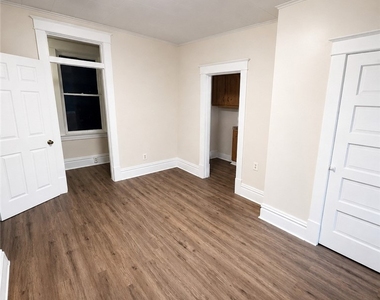 39 Kenmore Ave - Photo Thumbnail 3