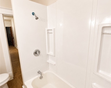 39 Kenmore Ave - Photo Thumbnail 10