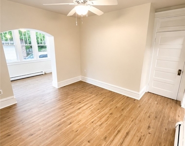 39 Kenmore Ave - Photo Thumbnail 12
