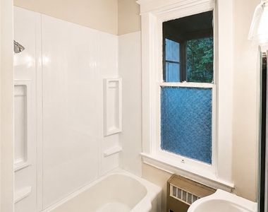 39 Kenmore Ave - Photo Thumbnail 9