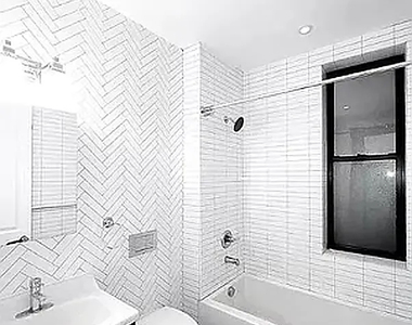 1379 Lexington Avenue - Photo Thumbnail 5