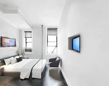 1379 Lexington Avenue - Photo Thumbnail 2