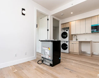 193 Graham Avenue - Photo Thumbnail 1