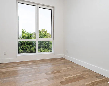 193 Graham Avenue - Photo Thumbnail 8