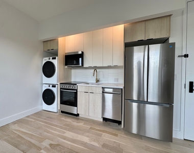 193 Graham Avenue - Photo Thumbnail 3