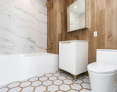 193 Graham Avenue - Photo Thumbnail 9