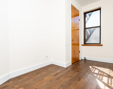 203 17th St - Photo Thumbnail 6