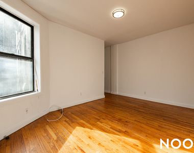 203 17th St - Photo Thumbnail 3