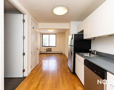 924 Metropolitan Ave - Photo Thumbnail 7
