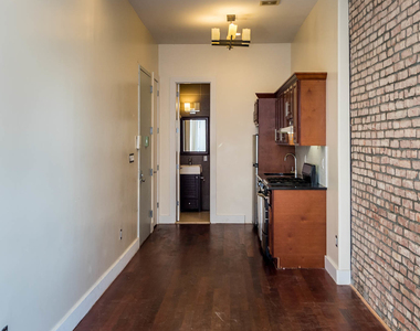 126 Grattan St - Photo Thumbnail 7