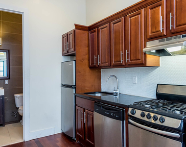 126 Grattan St - Photo Thumbnail 4