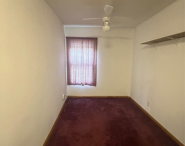 1068 Glenwood Road - Photo Thumbnail 9