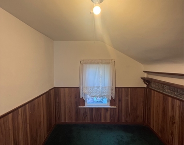 1068 Glenwood Road - Photo Thumbnail 6