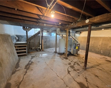 138 Saint Mary Street - Photo Thumbnail 15