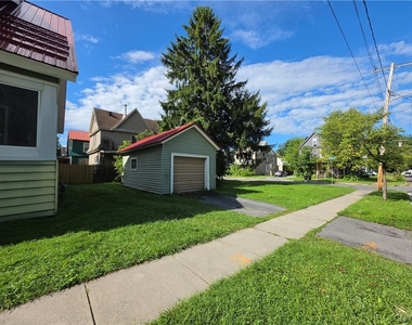 138 Saint Mary Street - Photo Thumbnail 2