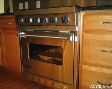5065 Yellow Wood Parkway - Photo Thumbnail 4