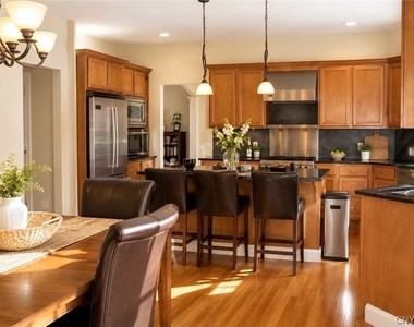 5065 Yellow Wood Parkway - Photo Thumbnail 8