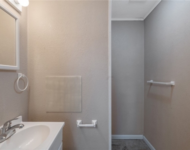 39 John Street - Photo Thumbnail 12