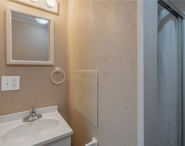 39 John Street - Photo Thumbnail 13