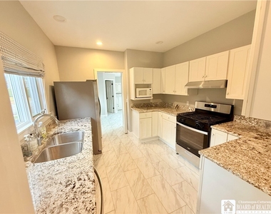 4 Atlantic Avenue - Photo Thumbnail 10