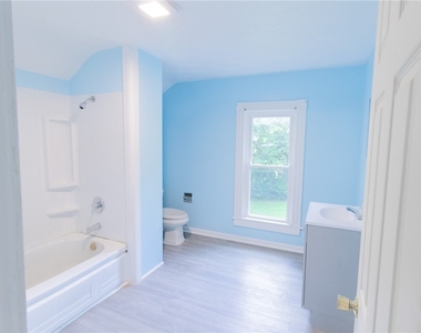 138 Stuart Ave Avenue - Photo Thumbnail 6