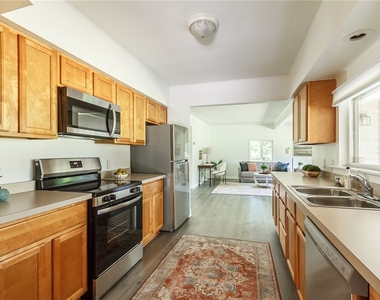 617 Dewitt Road - Photo Thumbnail 14