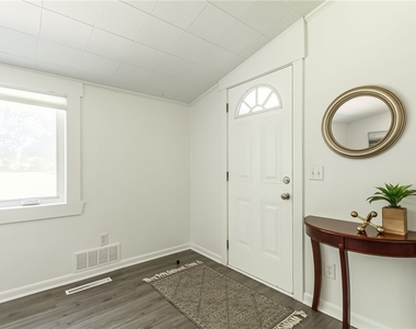 617 Dewitt Road - Photo Thumbnail 5