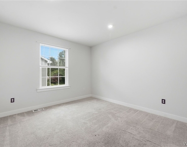 100 Lynette Lane - Photo Thumbnail 37