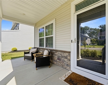 100 Lynette Lane - Photo Thumbnail 3
