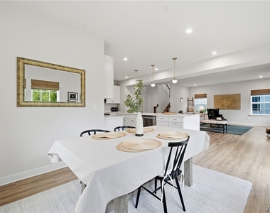 100 Lynette Lane - Photo Thumbnail 21