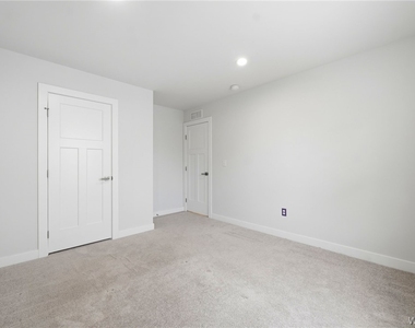 100 Lynette Lane - Photo Thumbnail 36