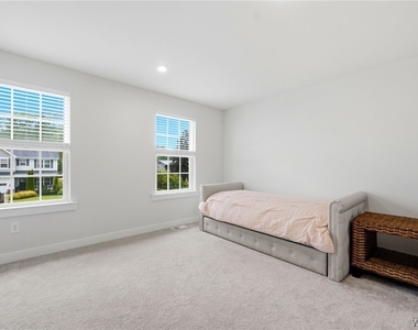 100 Lynette Lane - Photo Thumbnail 34