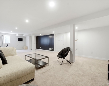 100 Lynette Lane - Photo Thumbnail 40