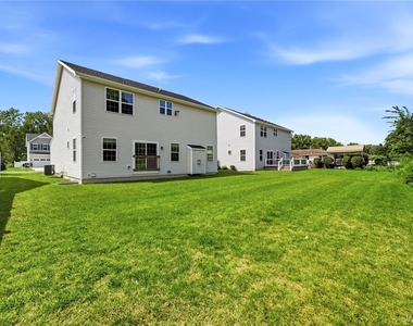 100 Lynette Lane - Photo Thumbnail 2
