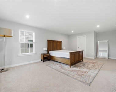 100 Lynette Lane - Photo Thumbnail 26