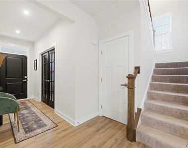 100 Lynette Lane - Photo Thumbnail 9