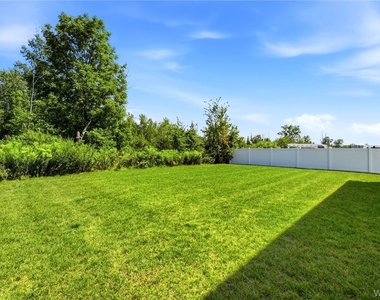 100 Lynette Lane - Photo Thumbnail 44