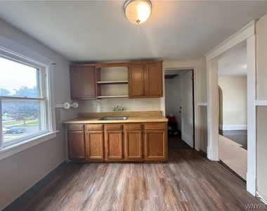 63 Wright Avenue - Photo Thumbnail 2