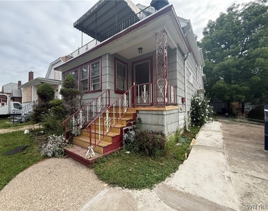 63 Wright Avenue - Photo Thumbnail 1