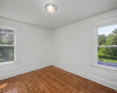1335 Michigan Avenue - Photo Thumbnail 17