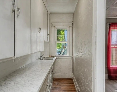 1335 Michigan Avenue - Photo Thumbnail 7